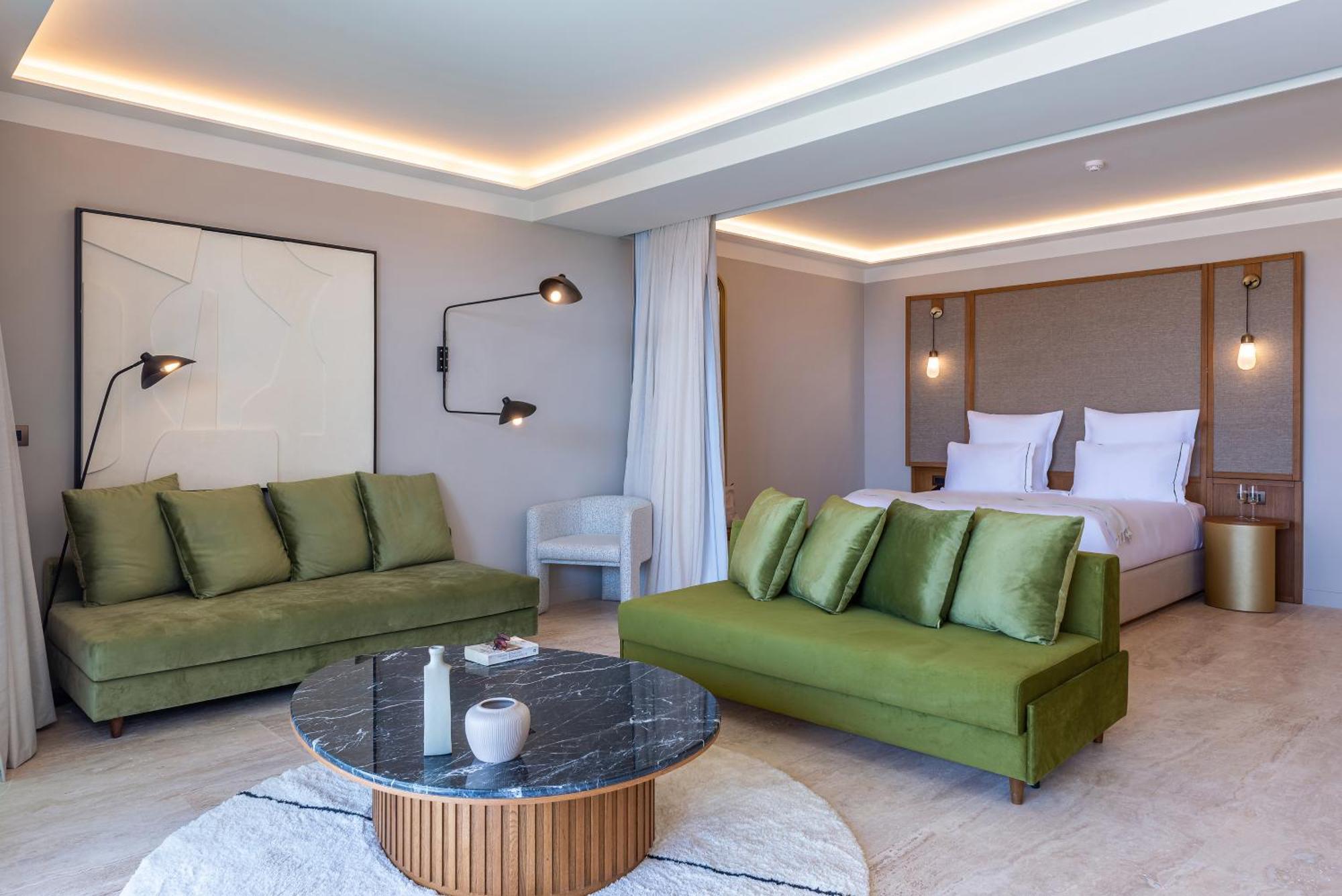 Isla Brown Chania Resort, Curio Collection By Hilton Station touristique