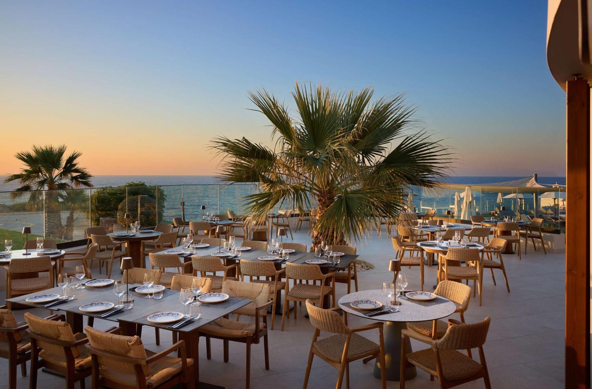Isla Brown Chania Resort, Curio Collection By Hilton Station touristique