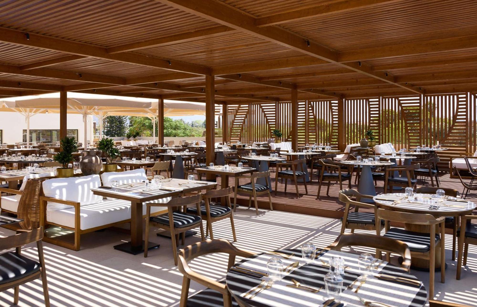 Isla Brown Chania Resort, Curio Collection By Hilton Station touristique