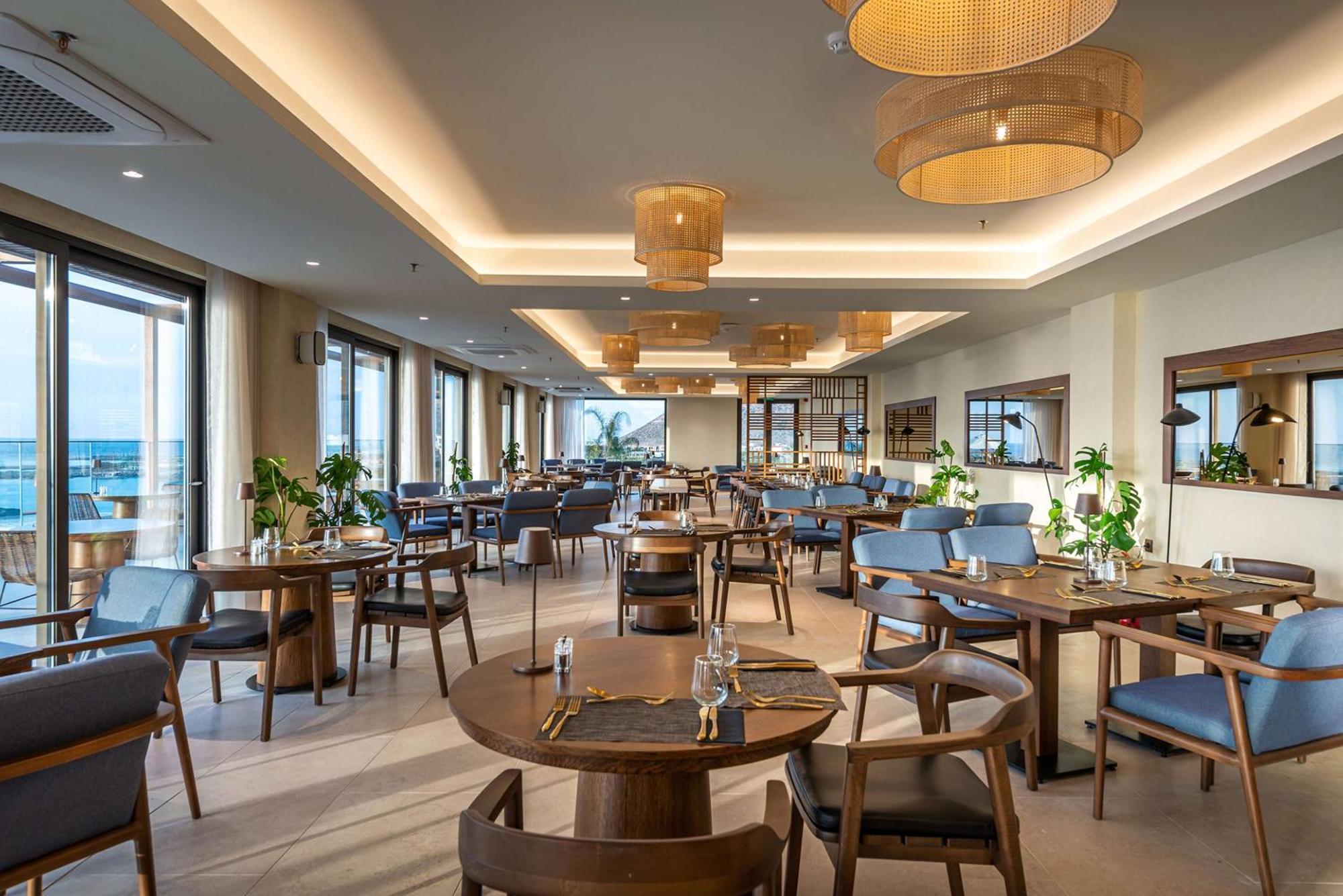 Isla Brown Chania Resort, Curio Collection By Hilton Stavrós