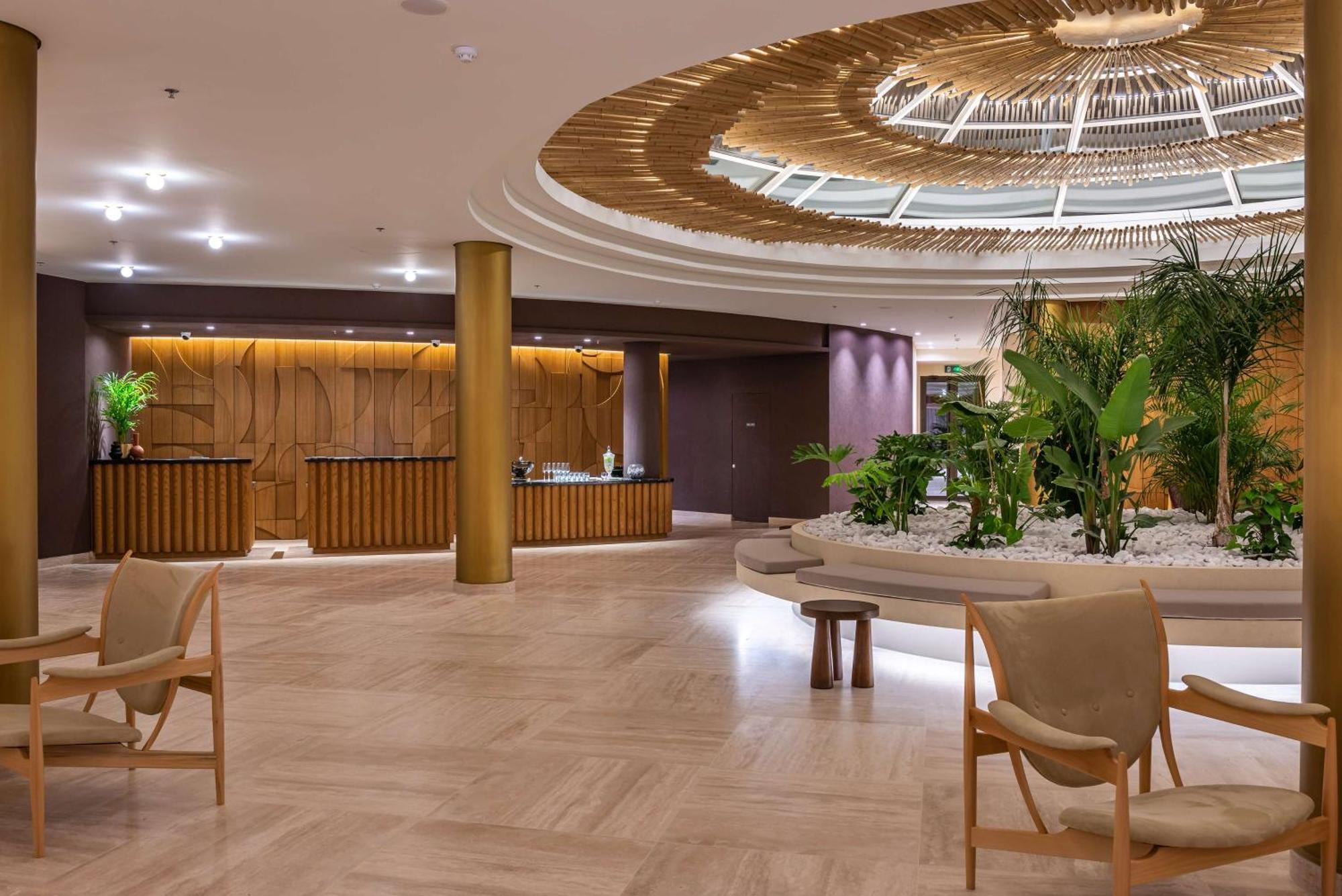 Isla Brown Chania Resort, Curio Collection By Hilton Stavrós