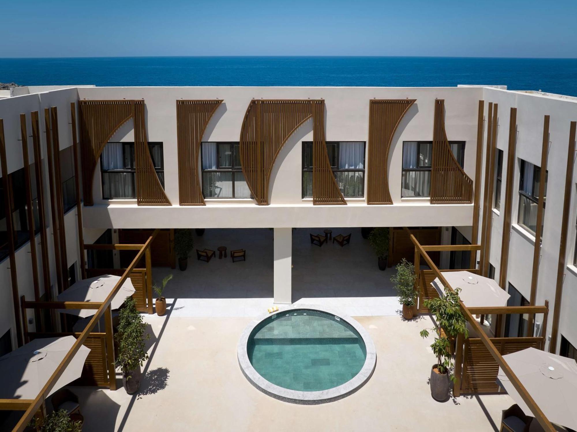Isla Brown Chania Resort, Curio Collection By Hilton Stavrós