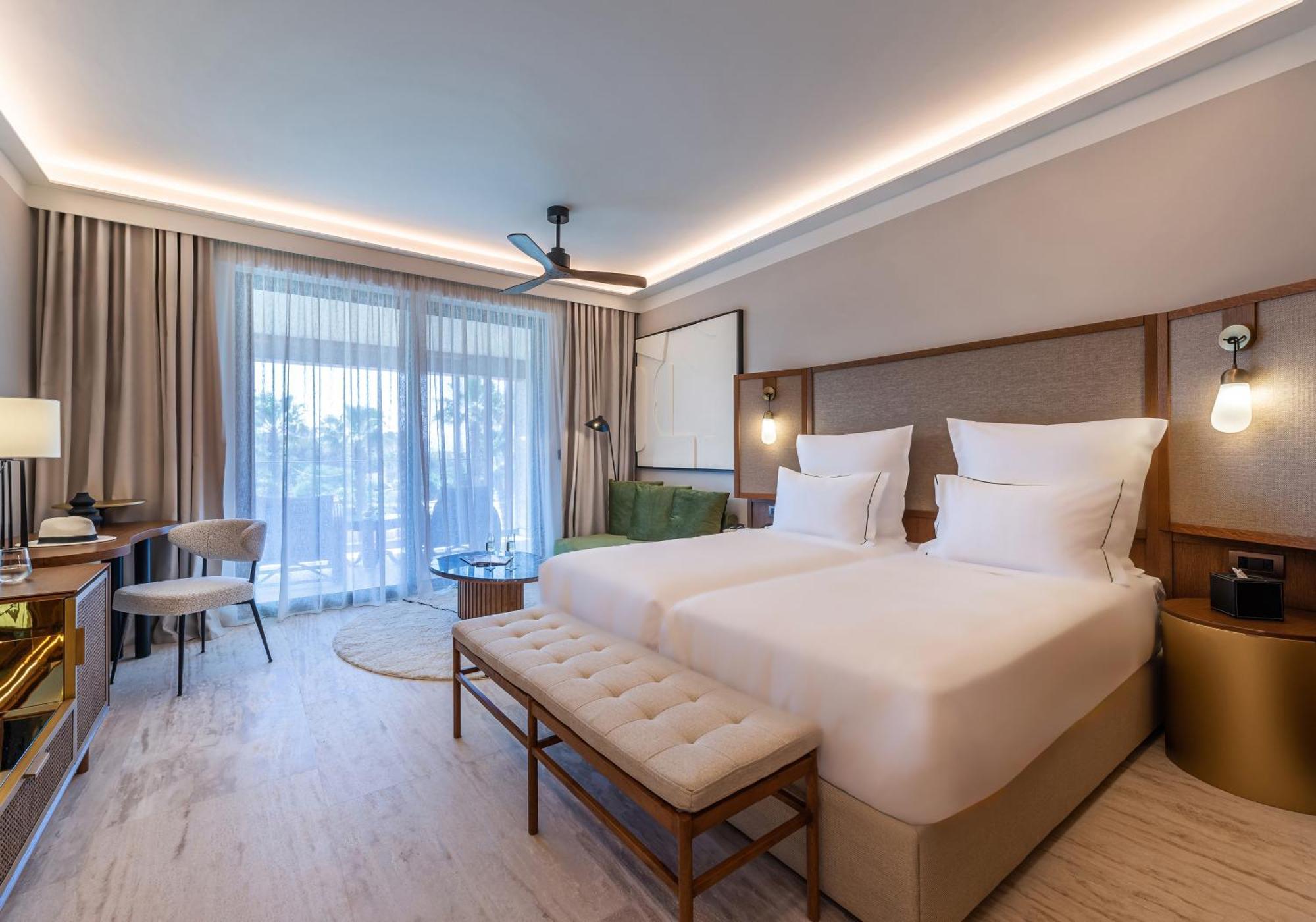 Complex Isla Brown Chania Resort, Curio Collection By Hilton Stavrós